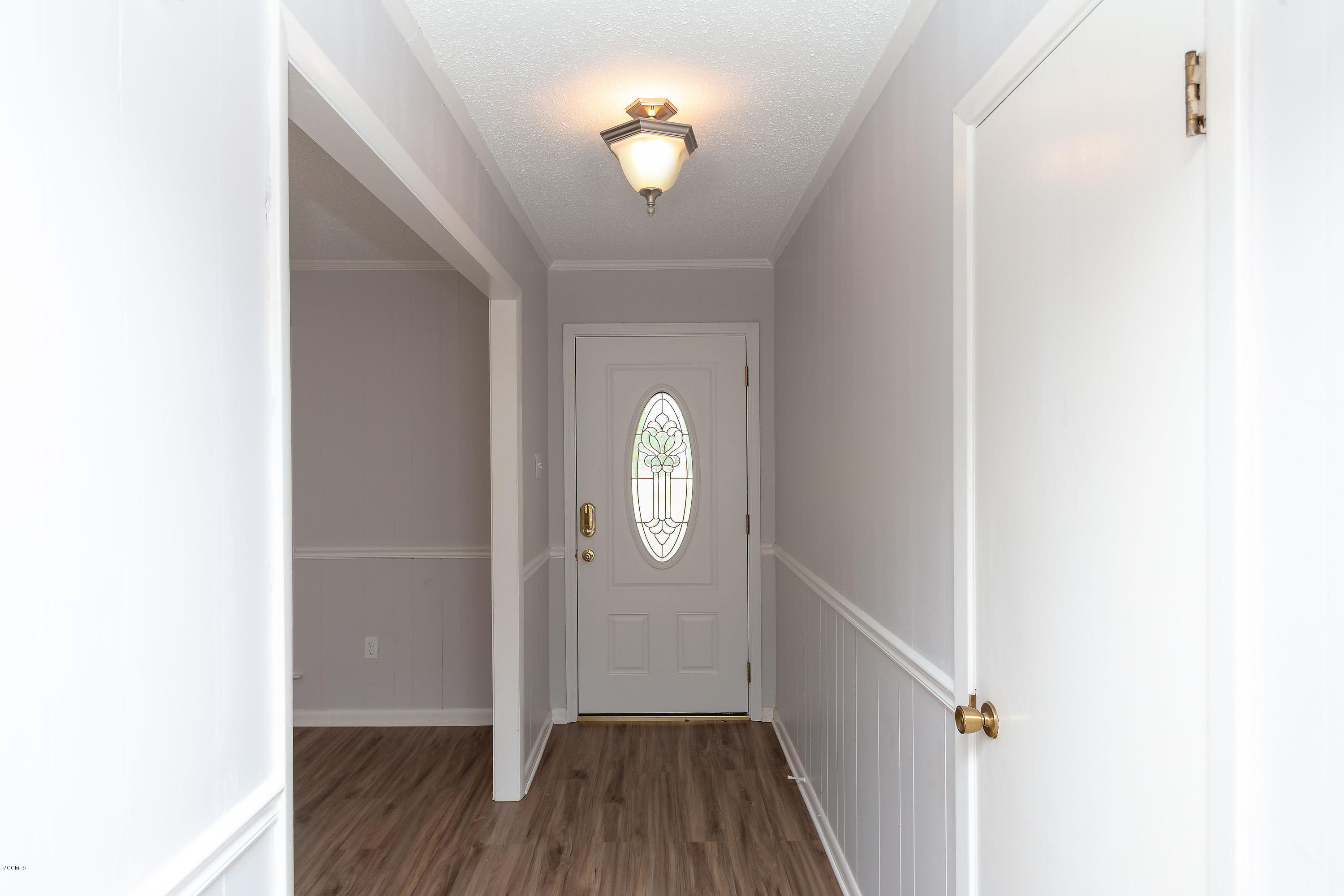 7268 Woolmarket Road Biloxi, MS 39532 - Photo 11 of 28 6 Foyer