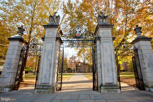 a view of a large building