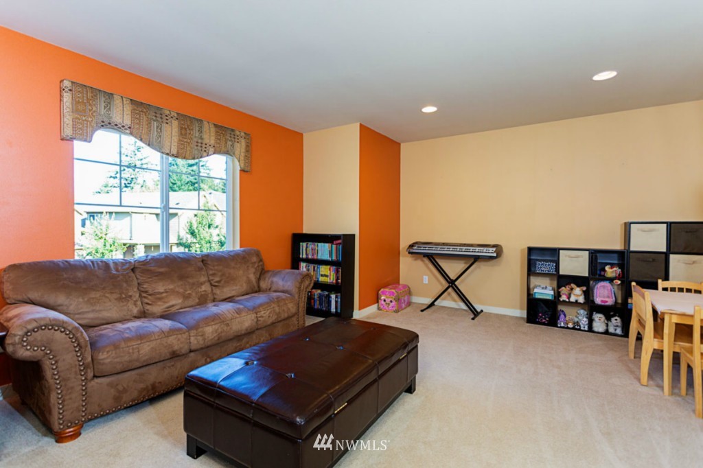 16705 37th Drive Southeast Bothell, WA 98012 - Photo 13 of 19 Gallery Image 13