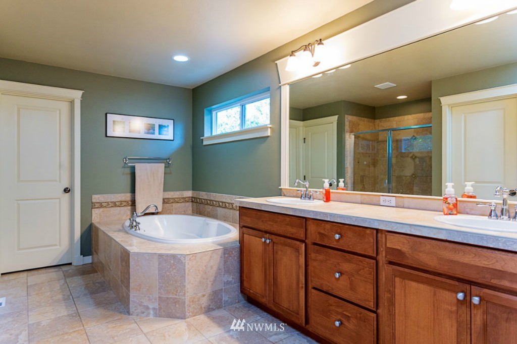 16705 37th Drive Southeast Bothell, WA 98012 - Photo 8 of 19 Gallery Image 8