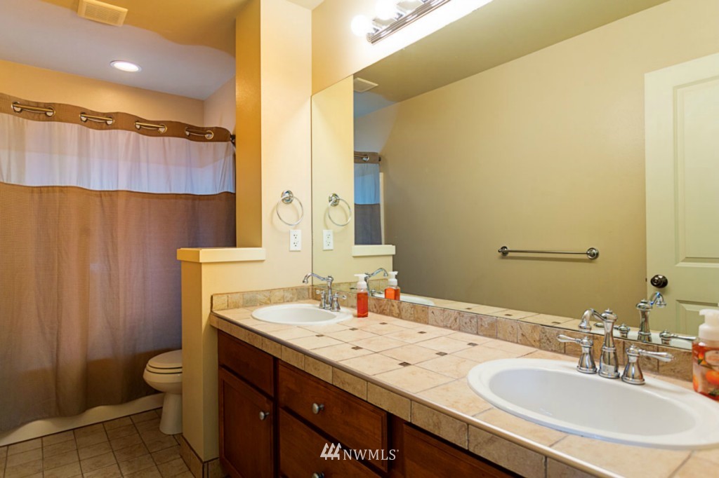 16705 37th Drive Southeast Bothell, WA 98012 - Photo 10 of 19 Gallery Image 10