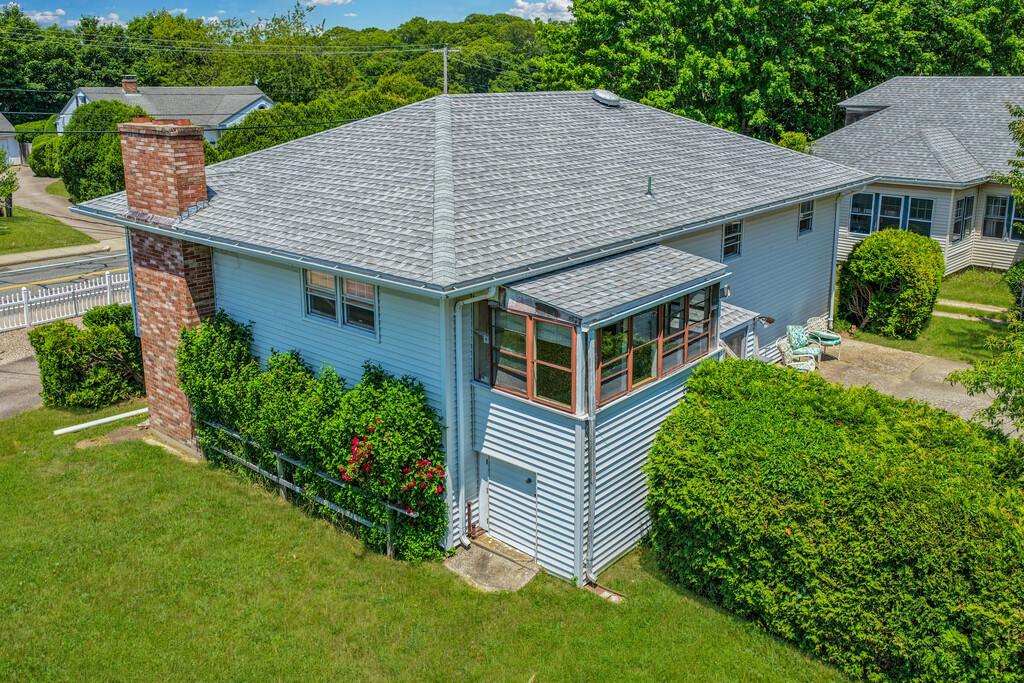 77 Tower Street Westerly, RI 02891 - Photo 4 of 27