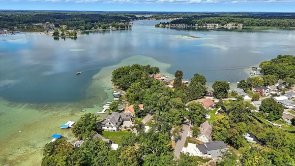 $949,900 | 200 Ln 200 Lk James, Angola, IN 46703