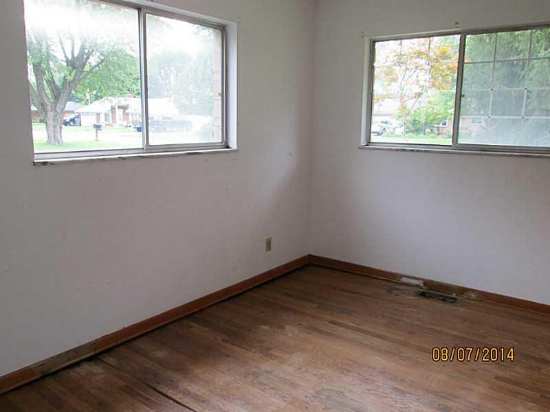 6028 East Southern Avenue Indianapolis, IN 46203 - Photo 11 of 14