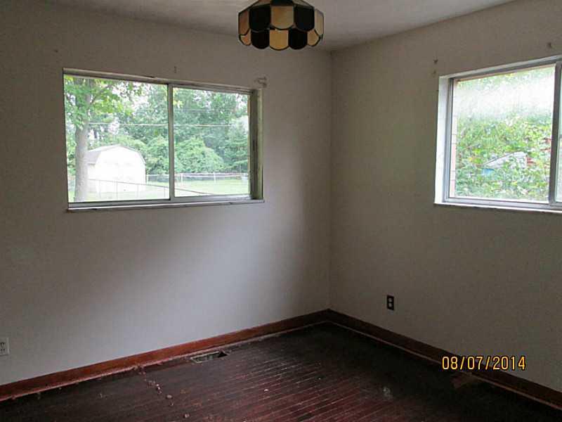 6028 East Southern Avenue Indianapolis, IN 46203 - Photo 8 of 14
