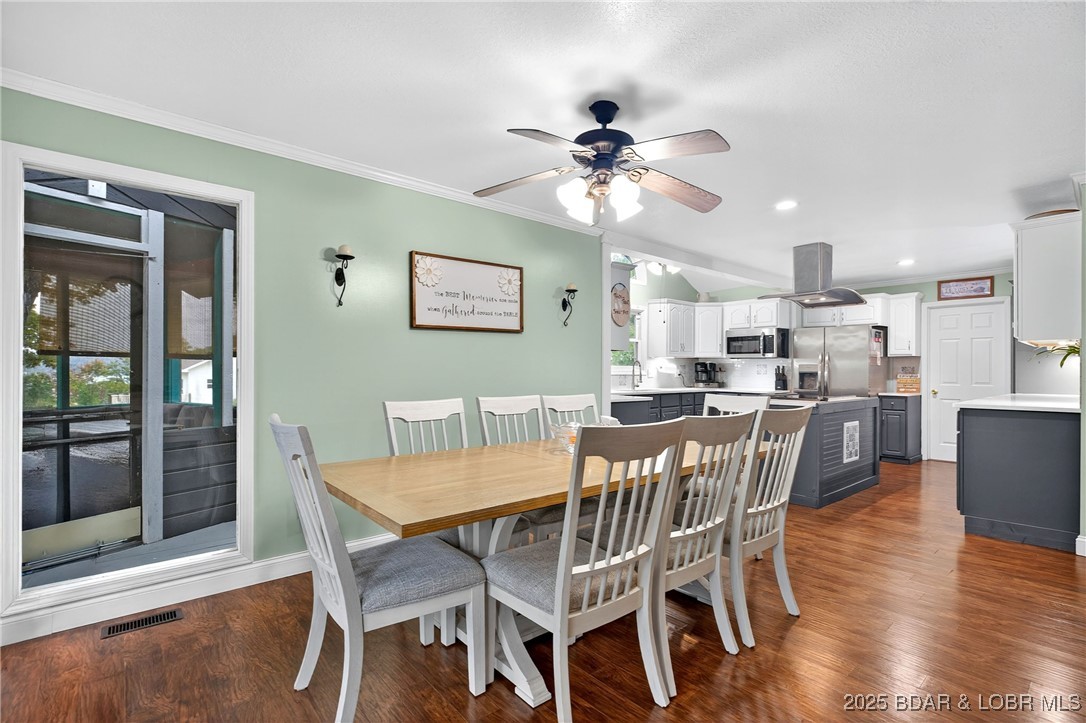 453 Graham Point Camdenton, MO 65020 - Photo 11 of 69