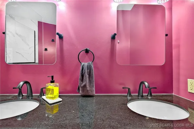 $925,000 | 453 Graham Point, Camdenton, MO 65020