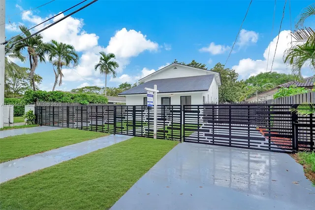 $7,450 | 972 Southwest 44th Avenue, Miami, FL 33134