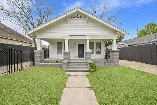 $2,100 | 114 Redan Street, Houston, TX 77009