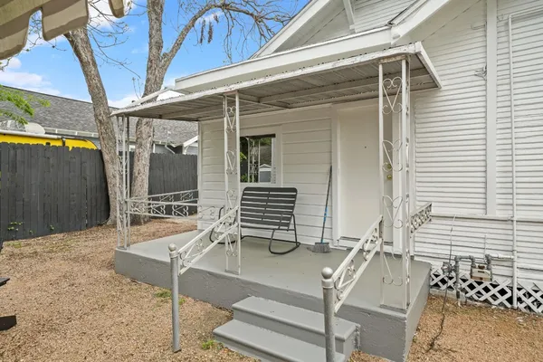 $2,100 | 114 Redan Street, Houston, TX 77009