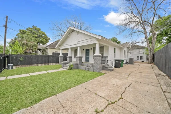 $2,100 | 114 Redan Street, Houston, TX 77009