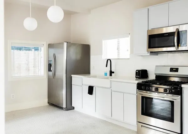 $2,100 | 114 Redan Street, Houston, TX 77009