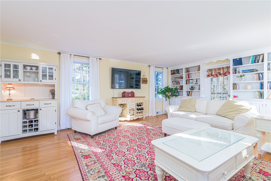 251 Crestwood Road Warwick, RI 02886 - Photo 20 of 43 Gallery Image 20