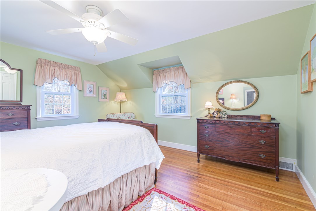 251 Crestwood Road Warwick, RI 02886 - Photo 26 of 43 Gallery Image 26
