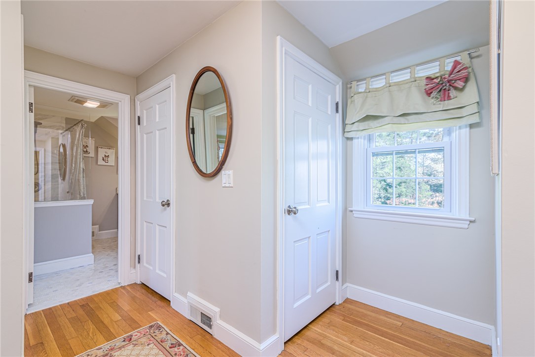 251 Crestwood Road Warwick, RI 02886 - Photo 34 of 43 Gallery Image 34
