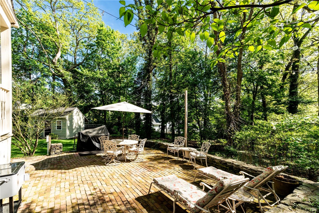 251 Crestwood Road Warwick, RI 02886 - Photo 35 of 43 Gallery Image 35