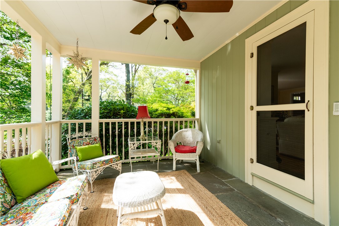 251 Crestwood Road Warwick, RI 02886 - Photo 4 of 43 Gallery Image 4