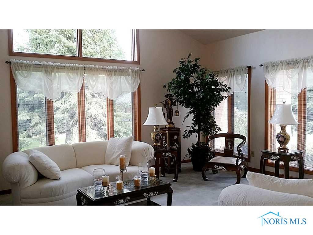 7360 Salisbury Road Maumee, OH 43537 - Photo 2 of 20 Family Room.