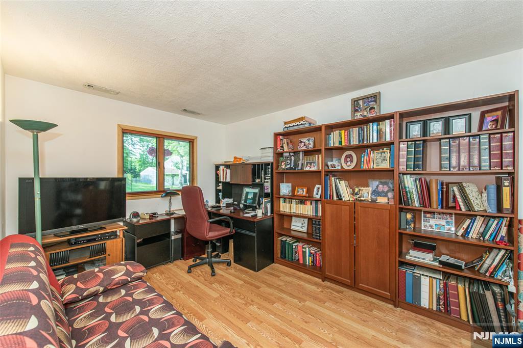 12 Abbott Road Wayne, NJ 07470 - Photo 17 of 49