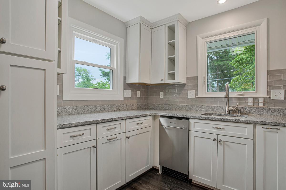 454 Manor Road Arnold, MD 21012 - Photo 12 of 36 Kitchen
