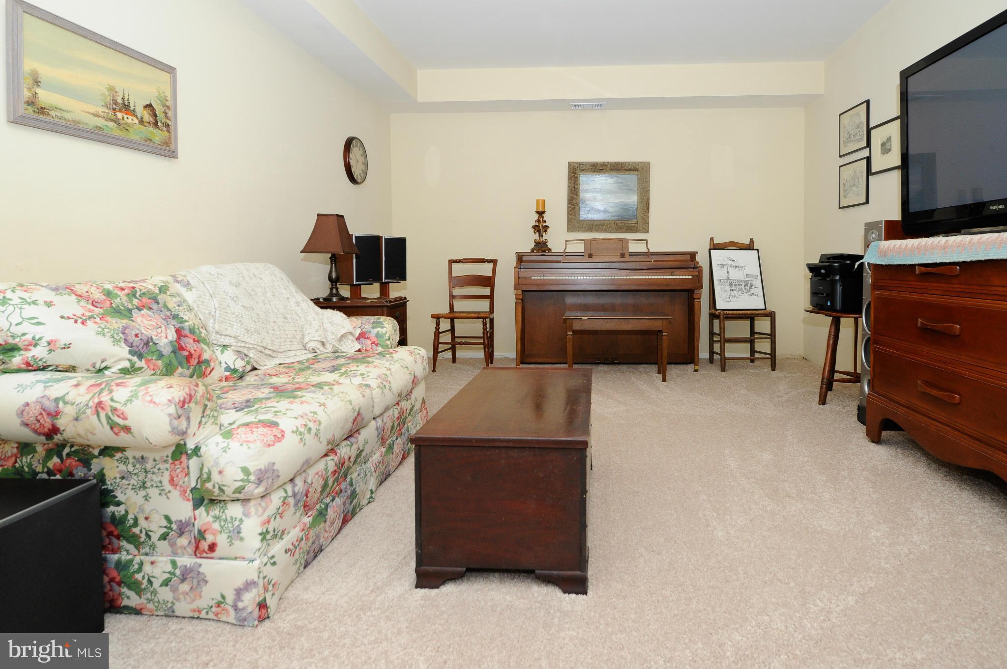 1645 Bentana Way Reston, VA 20190 - Photo 17 of 22 Family Room