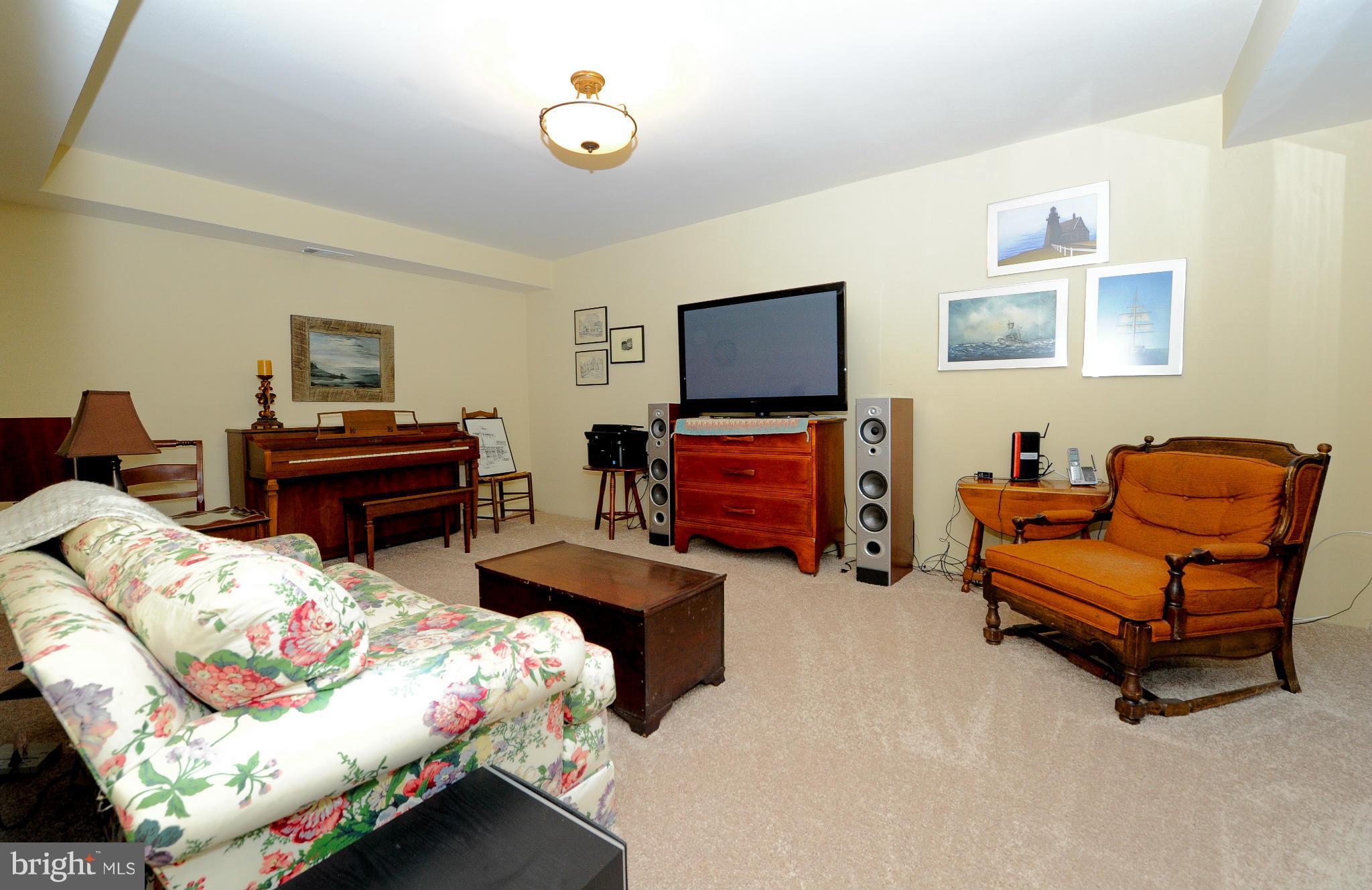 1645 Bentana Way Reston, VA 20190 - Photo 18 of 22 Family Room