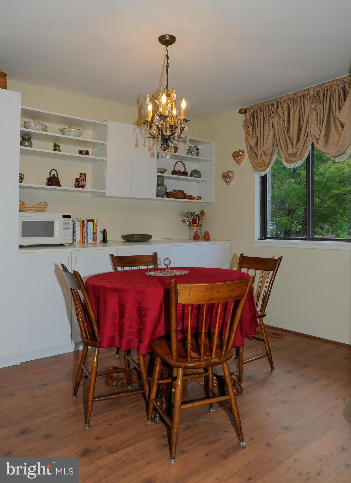 1645 Bentana Way Reston, VA 20190 - Photo 8 of 22 Kitchen