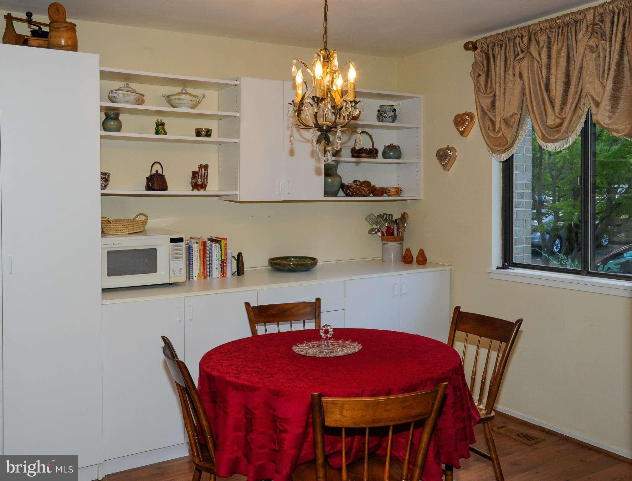 1645 Bentana Way Reston, VA 20190 - Photo 9 of 22 Kitchen