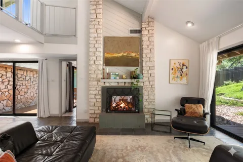 $699,500 | 1702 Deerfield Drive, Austin, TX 78741