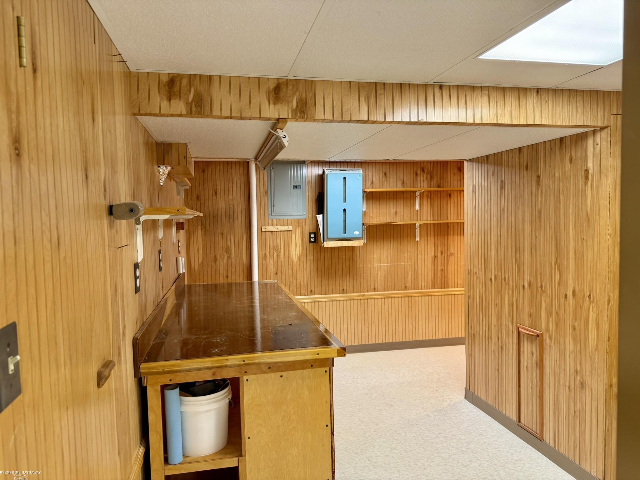 2218 Nancy Warren, MI 48092 - Photo 33 of 54 50186050-cc97e693-26c0-484a-9aef-c74168bd7fc8.JPG