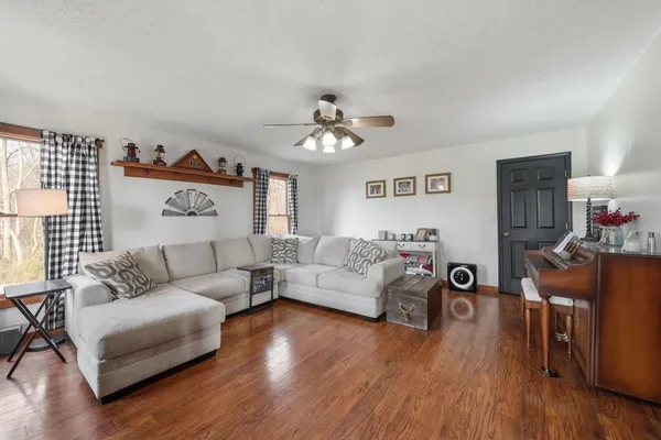 $549,900 | 6949 Highway 41n Cedar Hill, Cedar Hill, TN 37032