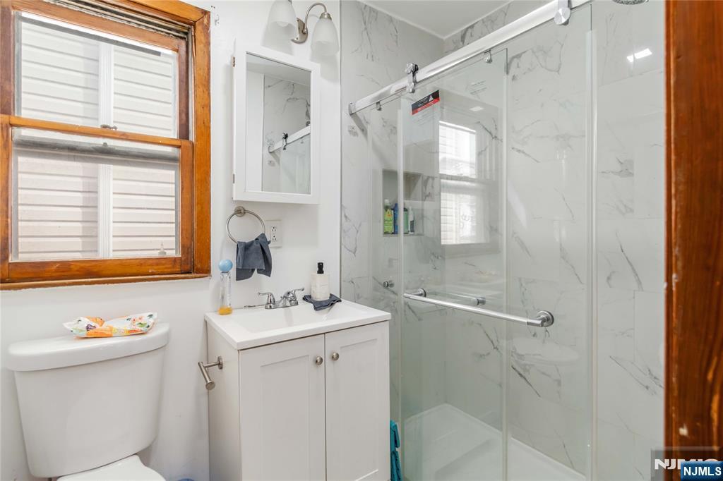 421 Central Avenue Harrison, NJ 07029 - Photo 16 of 19