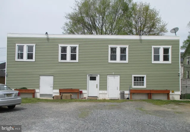 $1,400 | 266 Apt B2 Shell Road, Carneys Point, NJ 08069