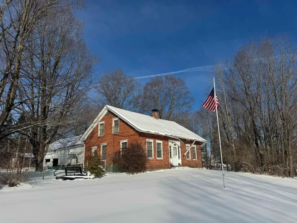 $299,900 | 2456 Highway 5, Derby, VT 05829