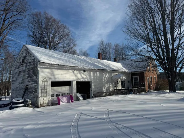 $299,900 | 2456 Highway 5, Derby, VT 05829