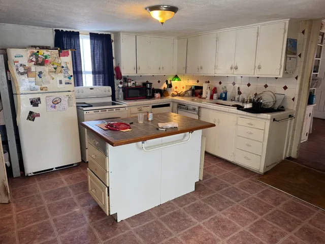 $299,900 | 2456 Highway 5, Derby, VT 05829