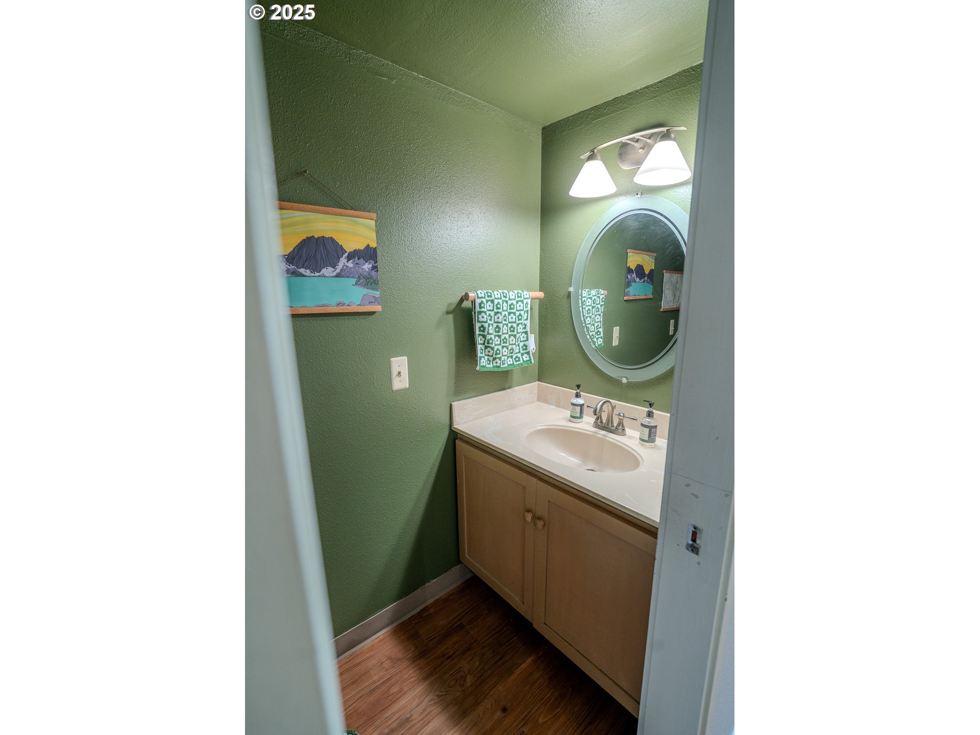 5212 Southwest Erickson Avenue Beaverton, OR 97005 - Photo 7 of 27