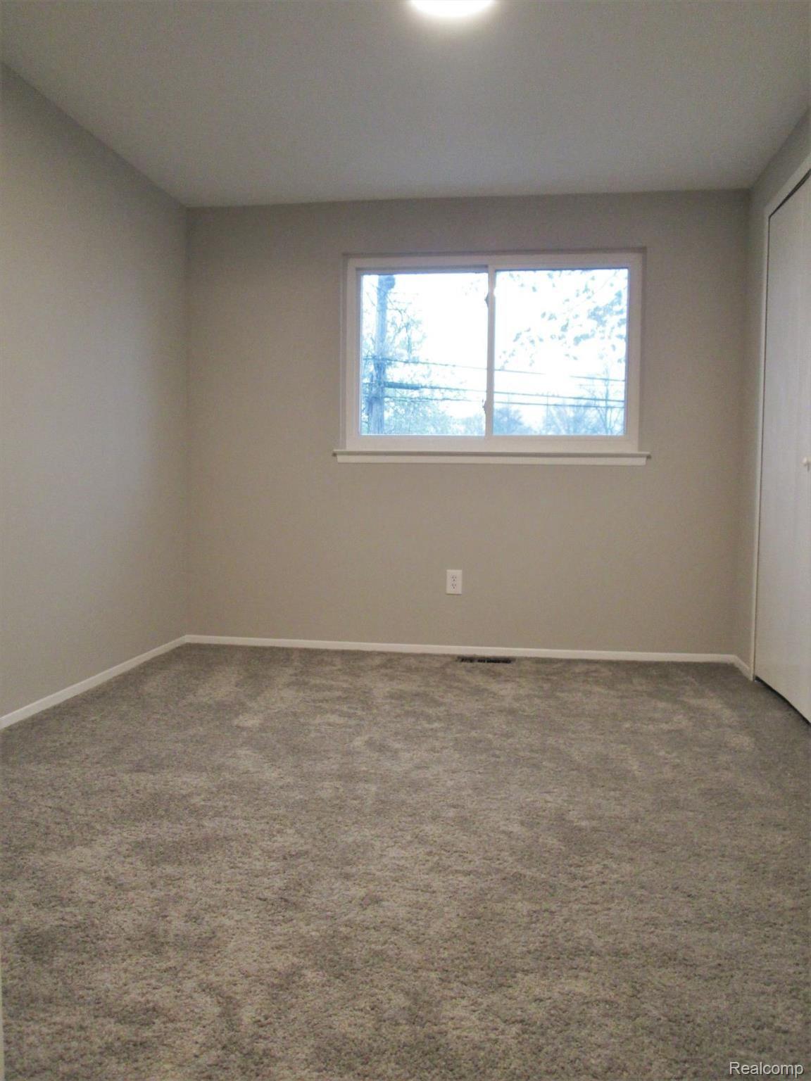 1907 Princeton Road Berkley, MI 48072 - Photo 23 of 27 pr-mstr1.JPG