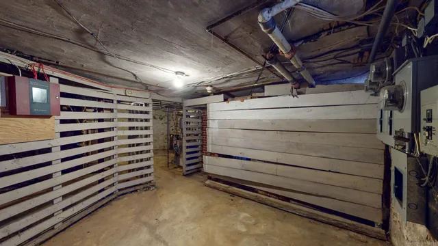 a view of walk in closet