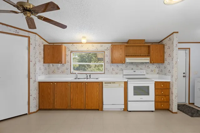 $199,900 | 100 Musket Drive, Satsuma, FL 32189