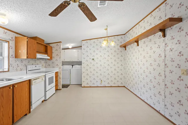 $199,900 | 100 Musket Drive, Satsuma, FL 32189