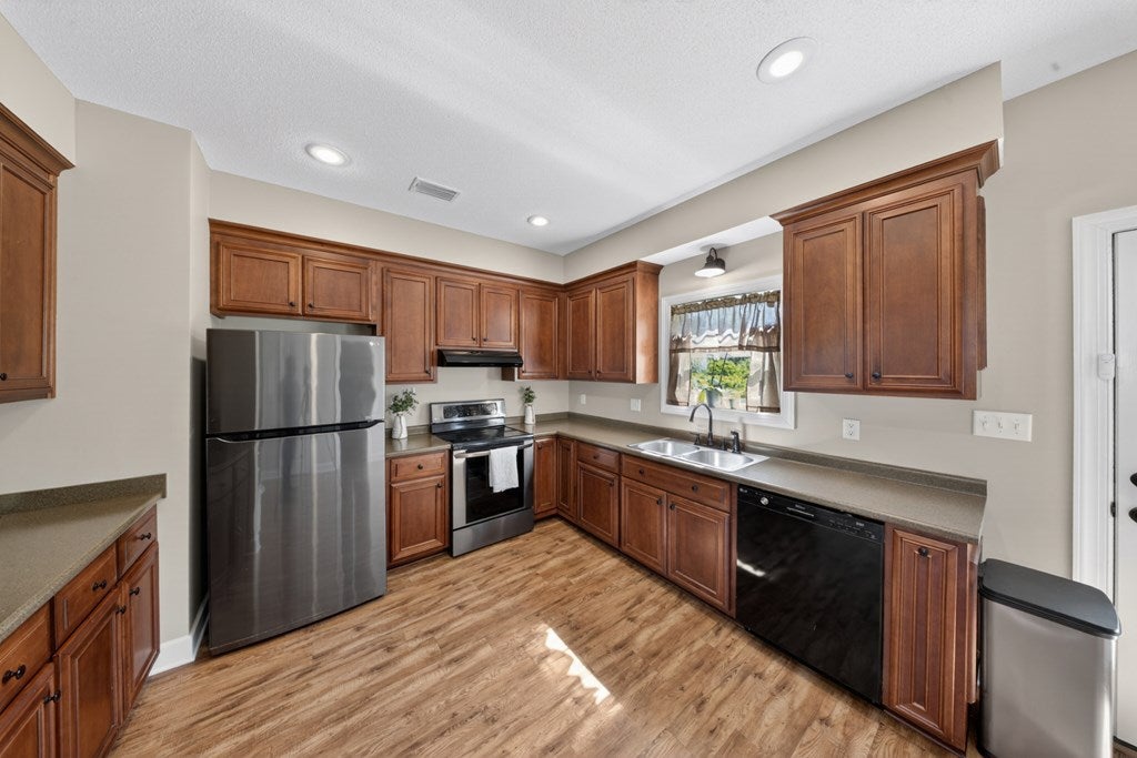 2450 Dasher Johnson Road Valdosta, GA 31606 - Photo 10 of 44 Gallery Image 10