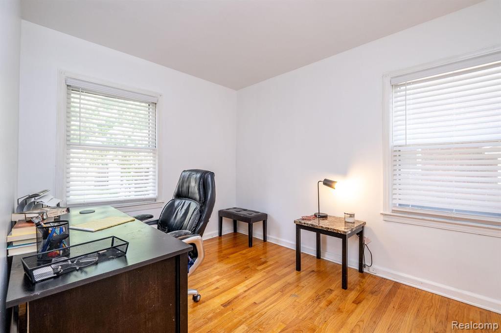 1776 Hampton Road Grosse Pointe Woods, MI 48236 - Photo 19 of 45