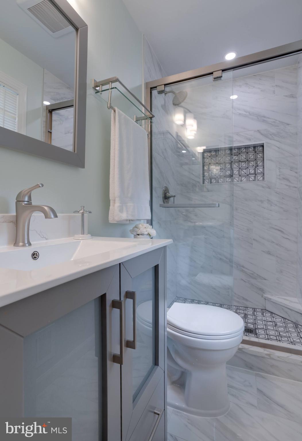 5603 Ravenel Lane Springfield, VA 22151 - Photo 5 of 65