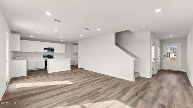 $324,900 | 3120 Breezy Bay Court, Southport, FL 32409