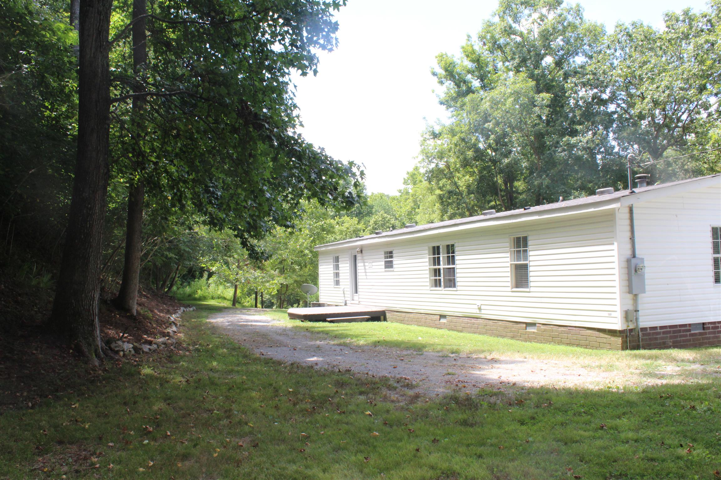 1076 County Farm Road Centerville, TN 37033 - Photo 2 of 13 Gallery Image 2