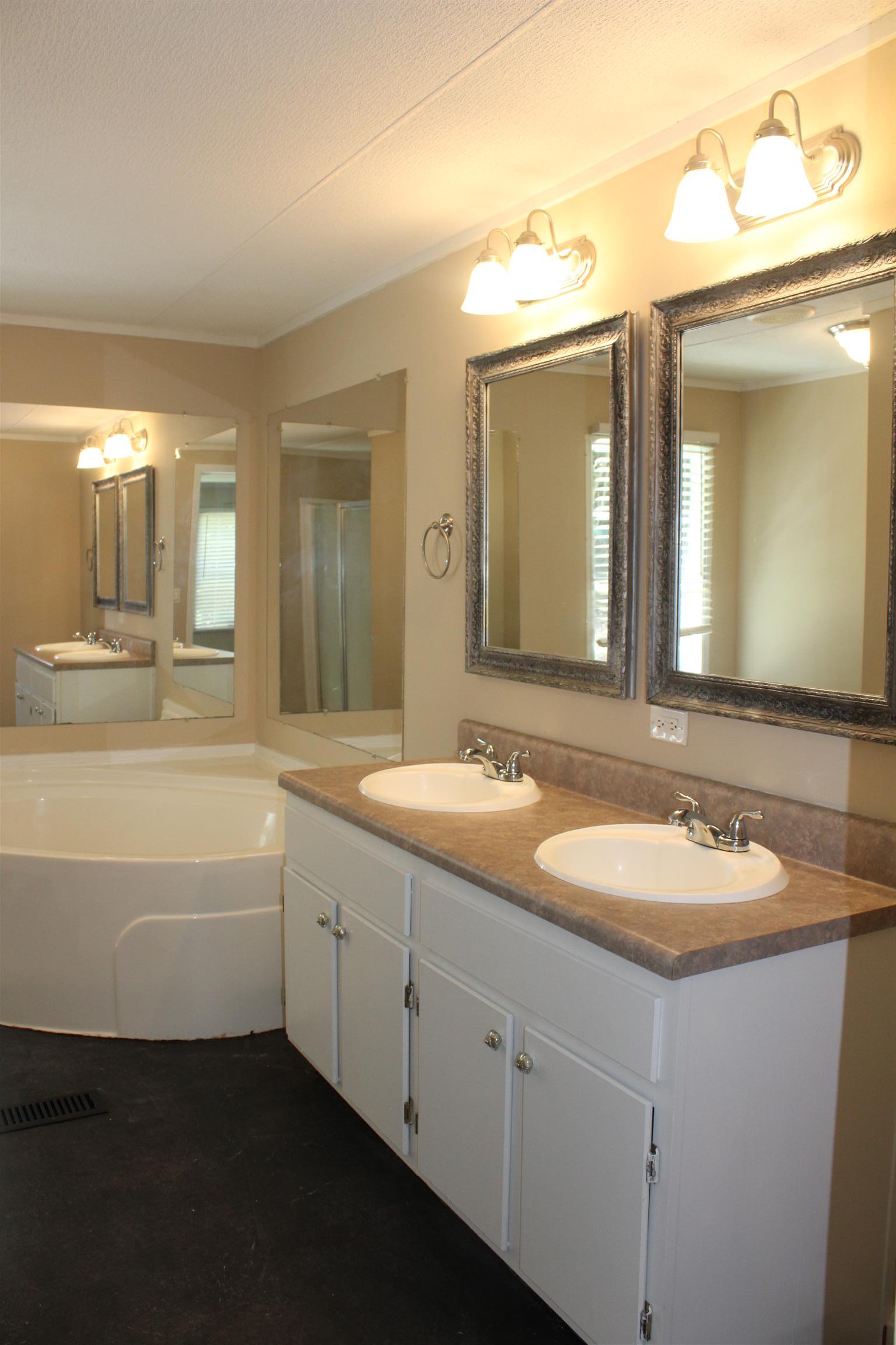 1076 County Farm Road Centerville, TN 37033 - Photo 7 of 13 Gallery Image 7