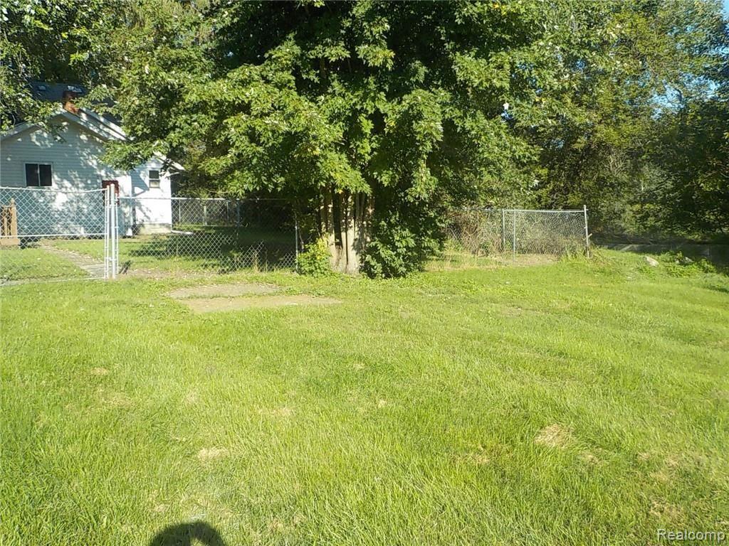 5054 Skelton Road Columbiaville, MI 48421 - Photo 8 of 22 DSCN0711.JPG