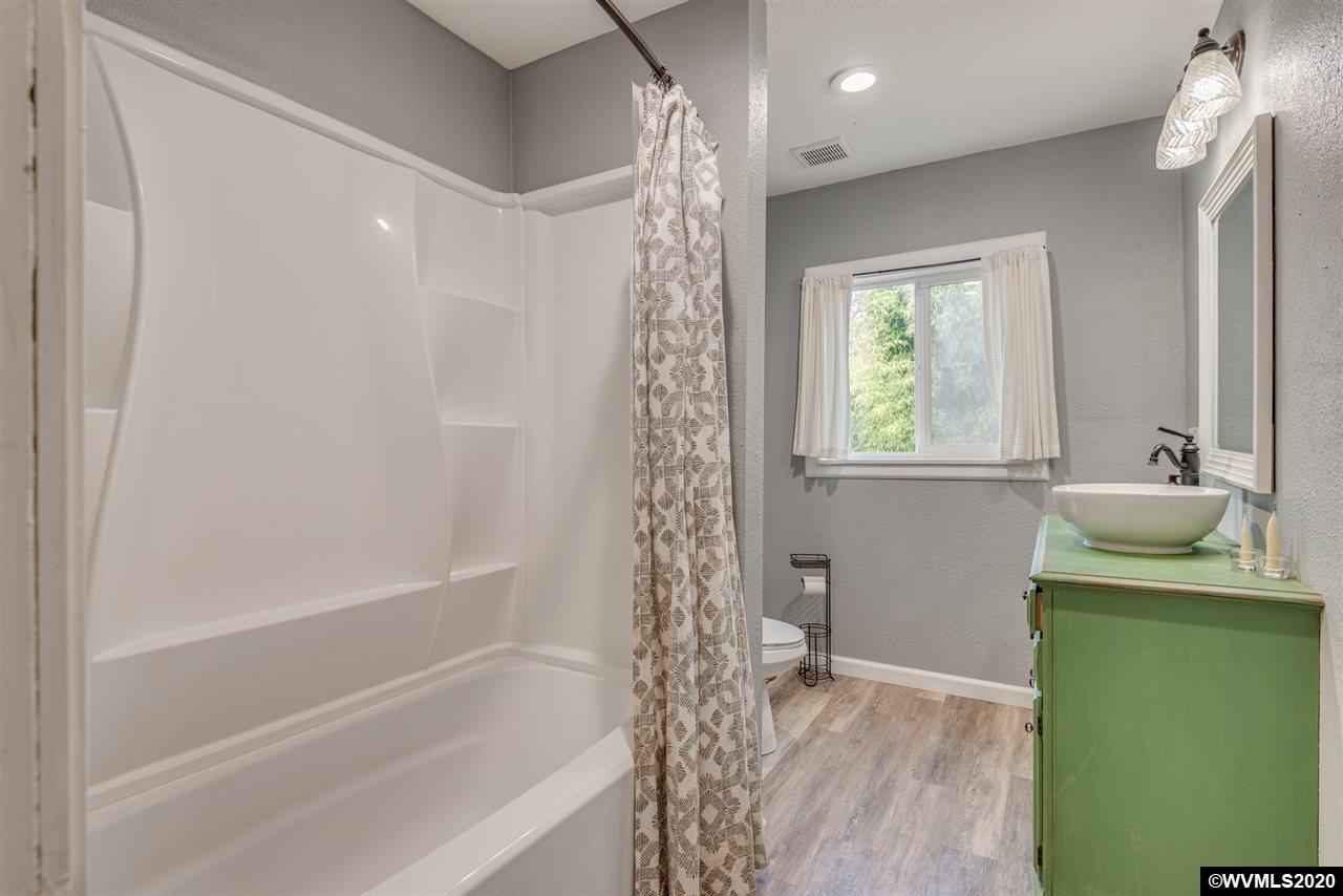 38203 Maple Street Lebanon, OR 97355 - Photo 26 of 42 Gallery Image 26