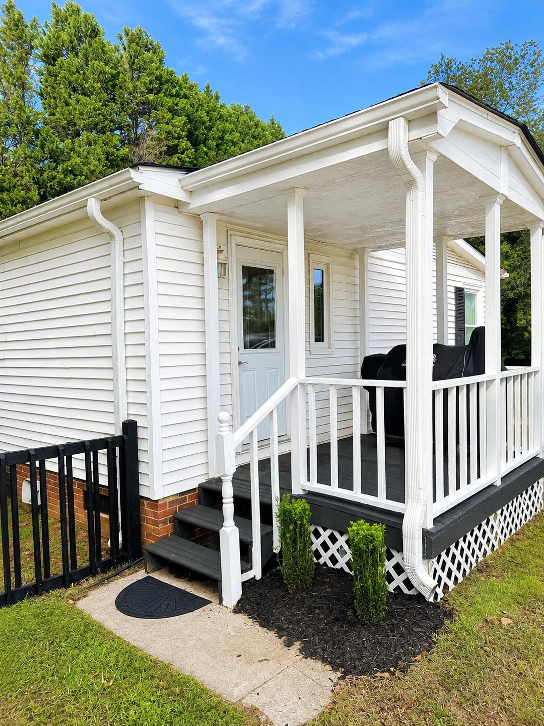 215 Lake Front Road Inman, SC 29349 - Photo 2 of 25 Gallery Image 2